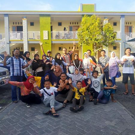 R3 Brawijaya Homestay Баньюванги Экстерьер фото