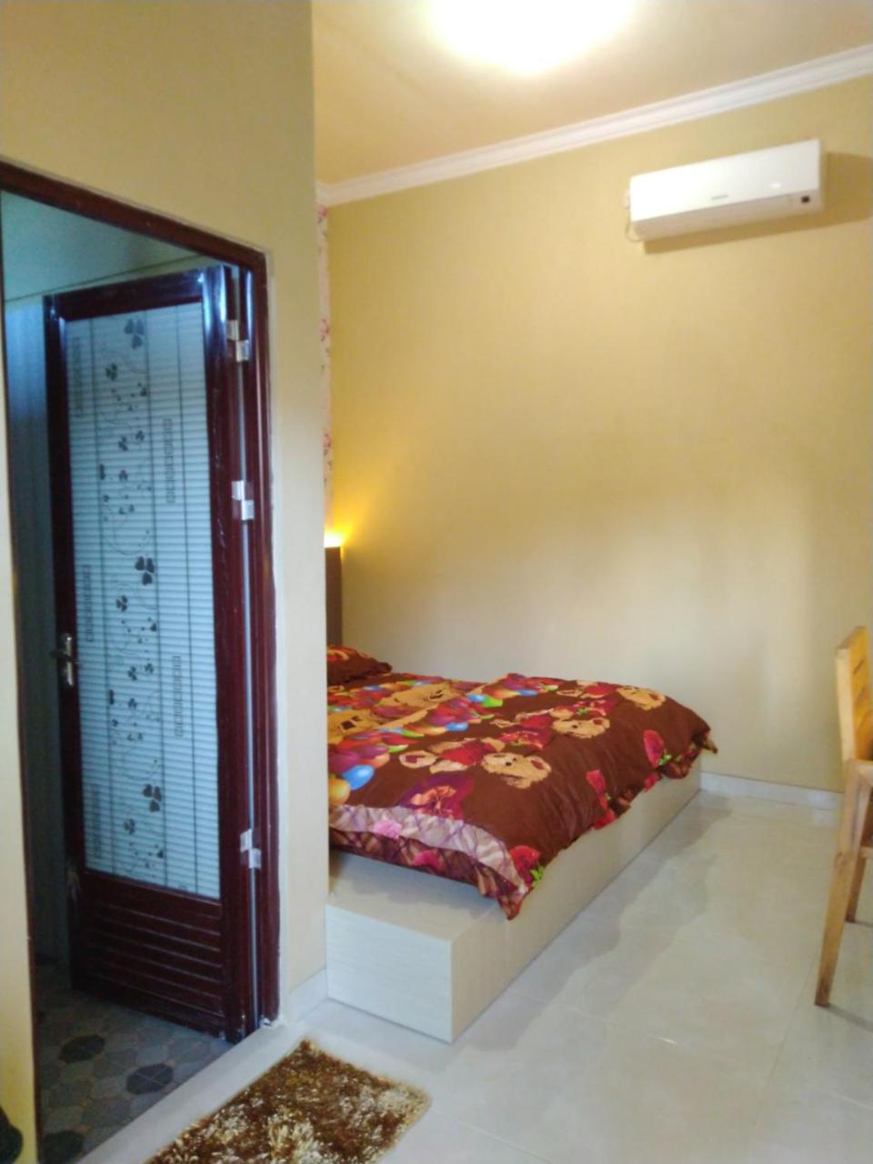 R3 Brawijaya Homestay Баньюванги Экстерьер фото