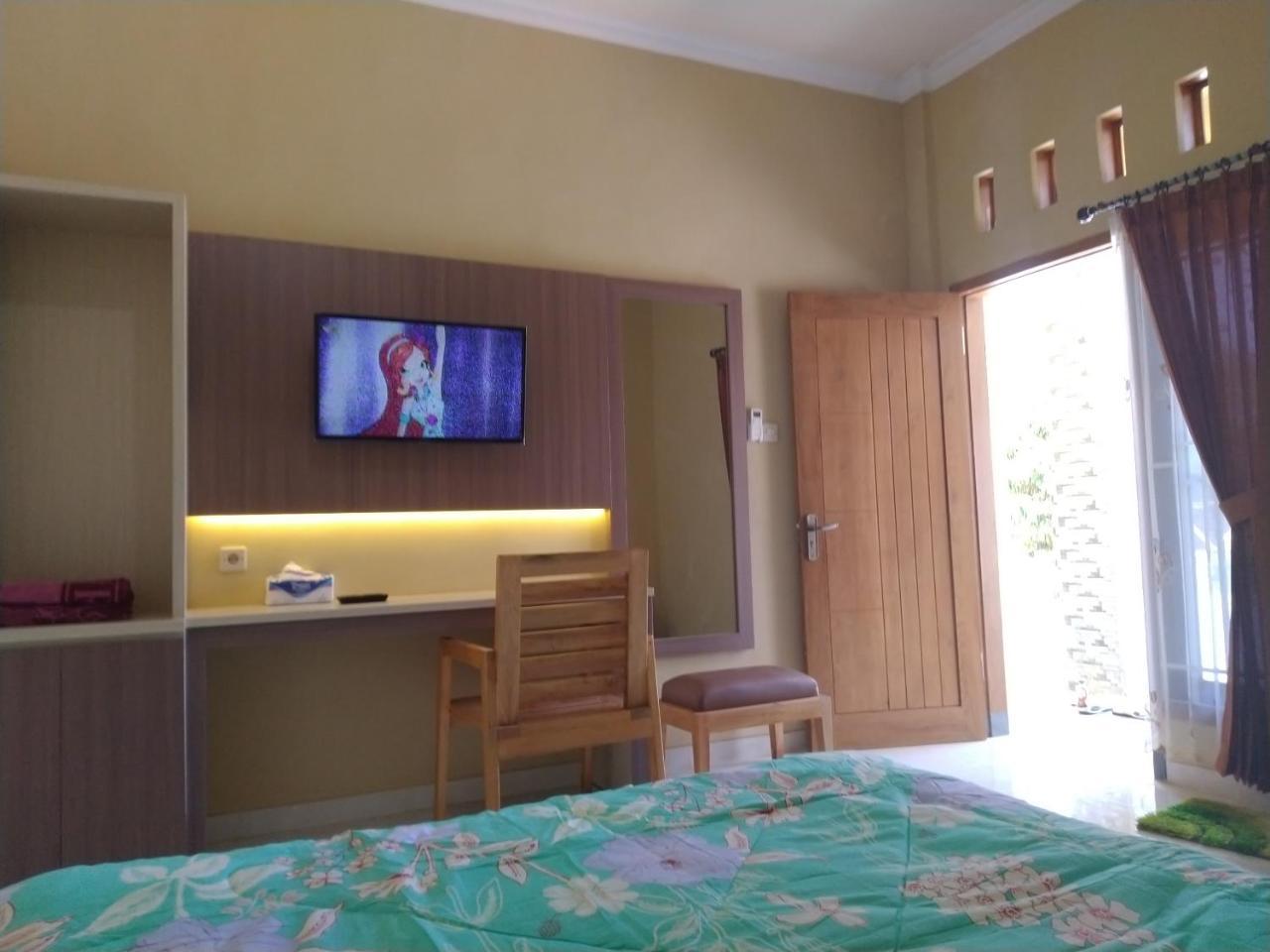 R3 Brawijaya Homestay Баньюванги Экстерьер фото