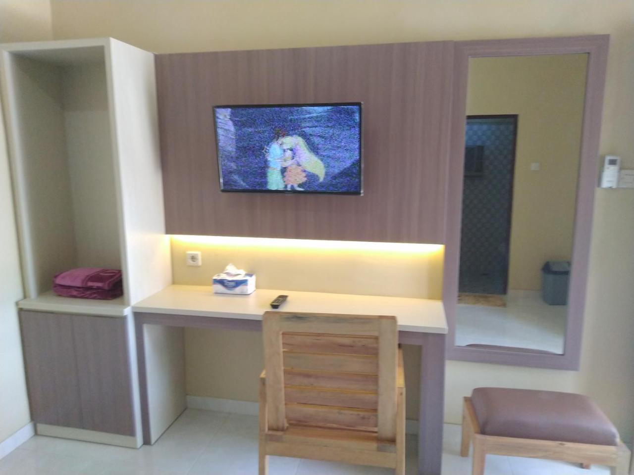 R3 Brawijaya Homestay Баньюванги Экстерьер фото