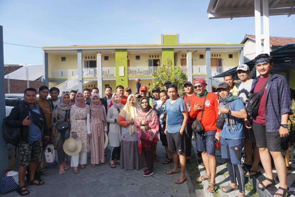 R3 Brawijaya Homestay Баньюванги Экстерьер фото