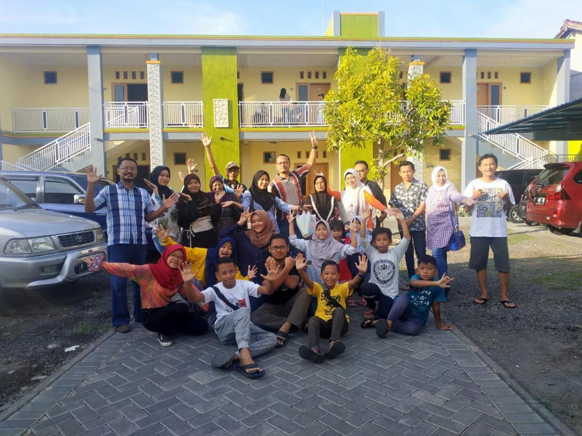 R3 Brawijaya Homestay Баньюванги Экстерьер фото
